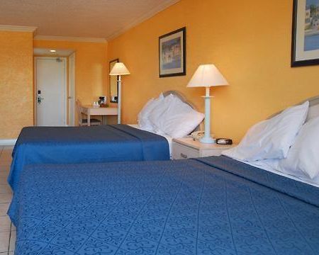 Holiday Inn Express & Suites Nassau Rum bild