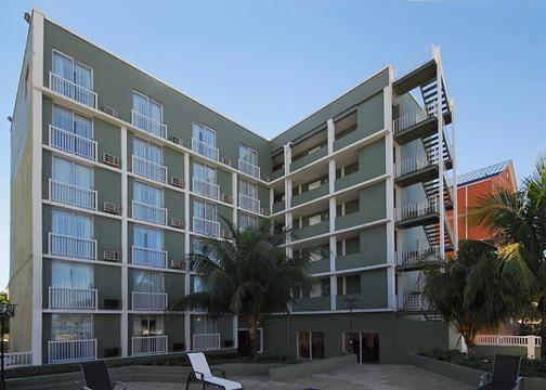 Holiday Inn Express & Suites Nassau Exteriör bild