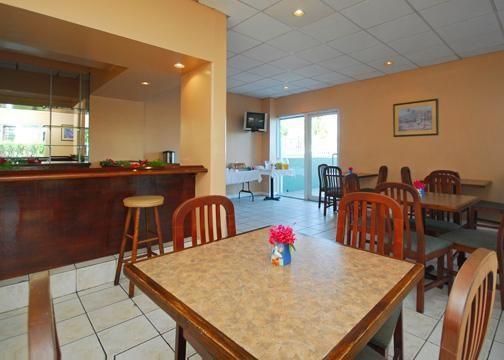 Holiday Inn Express & Suites Nassau Restaurang bild