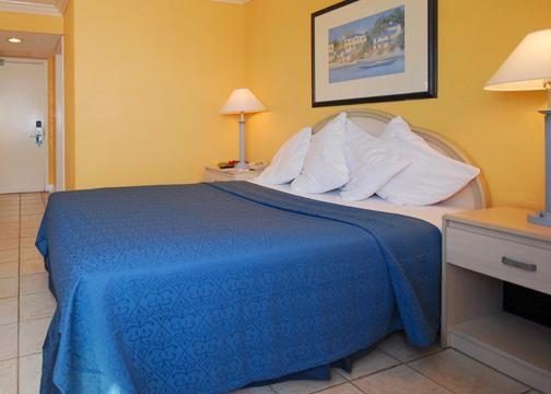 Holiday Inn Express & Suites Nassau Rum bild